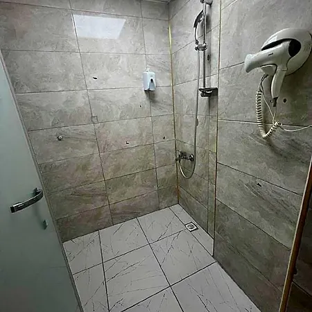 Hotel House 3*